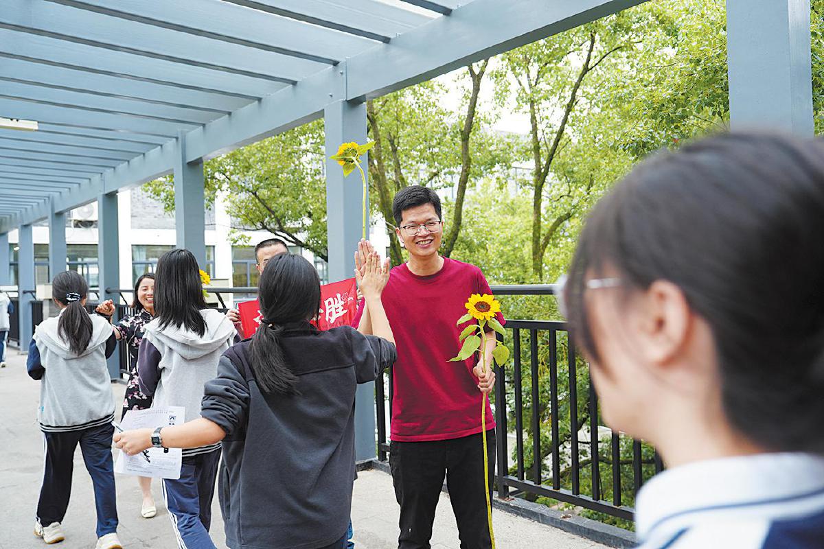 一位高三班主任的“送外卖”实践_新京报